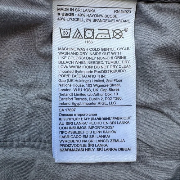 Banana Republic Gray Camouflage Cargo Joggers - Size Small - Picture 10 of 13